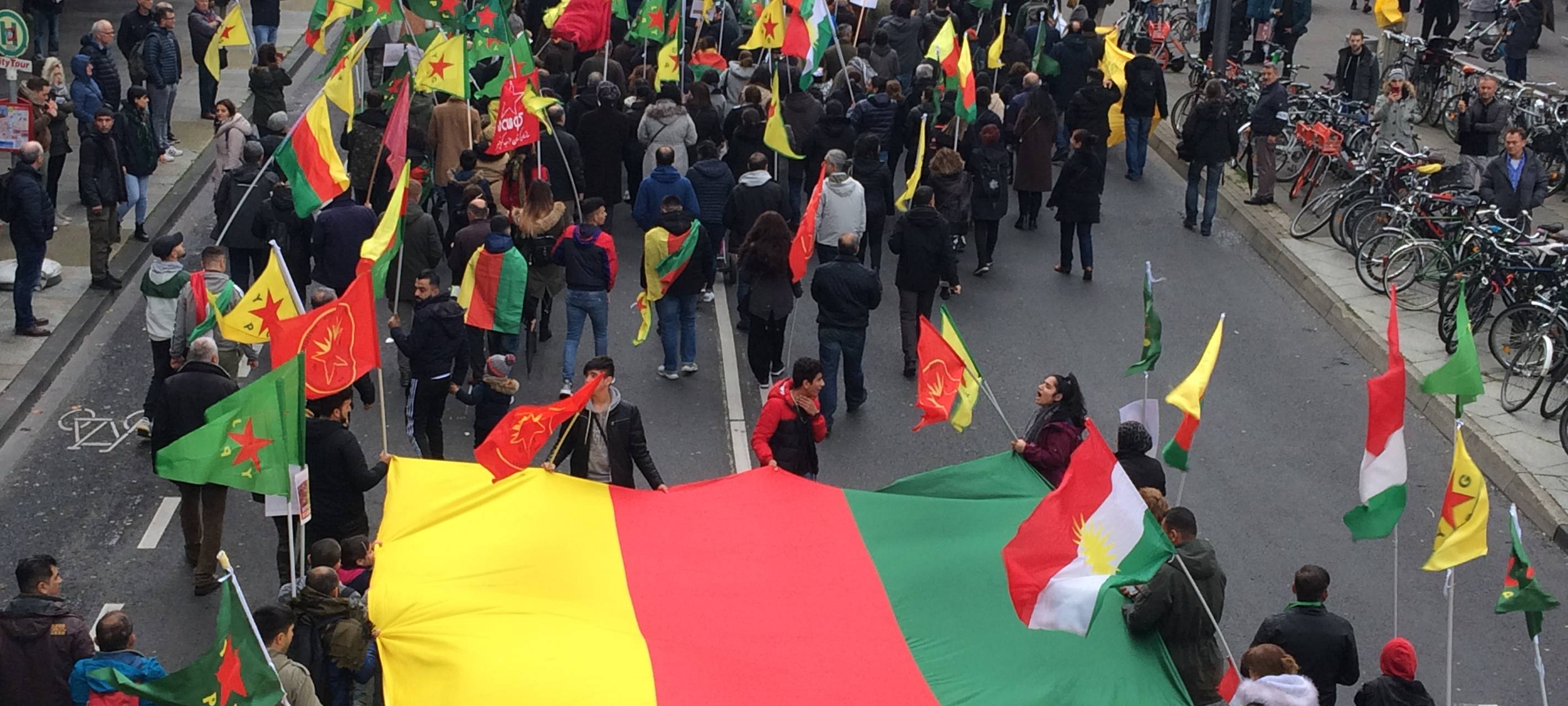 10.000 Menschen bei prokurdischer Demo in Köln