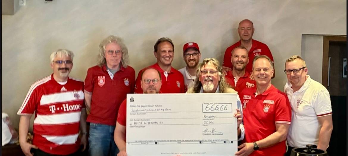 Bayern-Fanclub spendet 666 Euro an Hospiz in Frechen