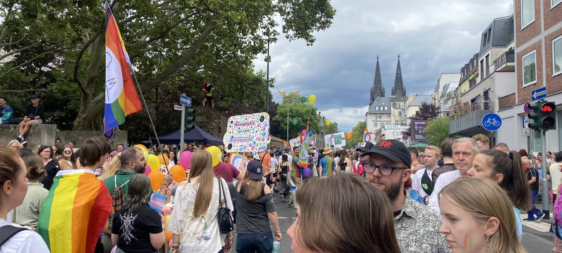 Bis zu 1,5 Millionen Menschen feiern ColognePride in Köln