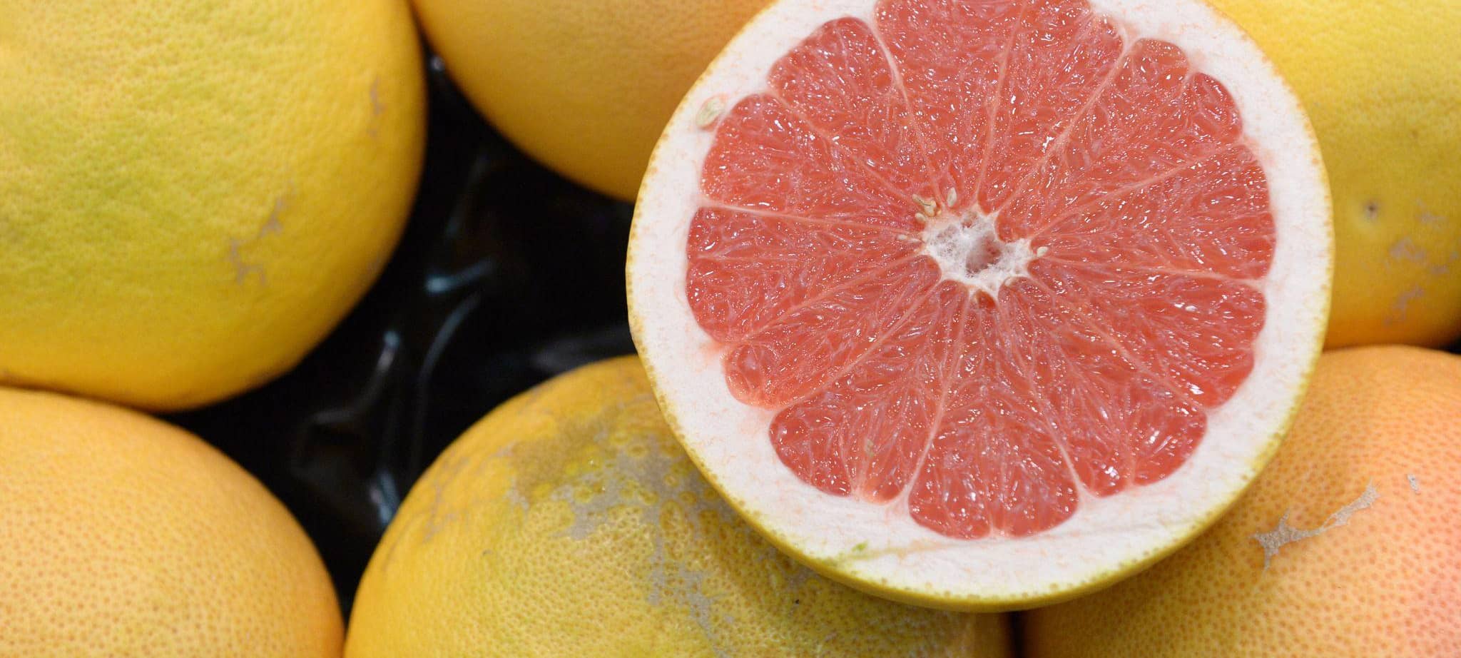 Aufgenschnittene Grapefruit