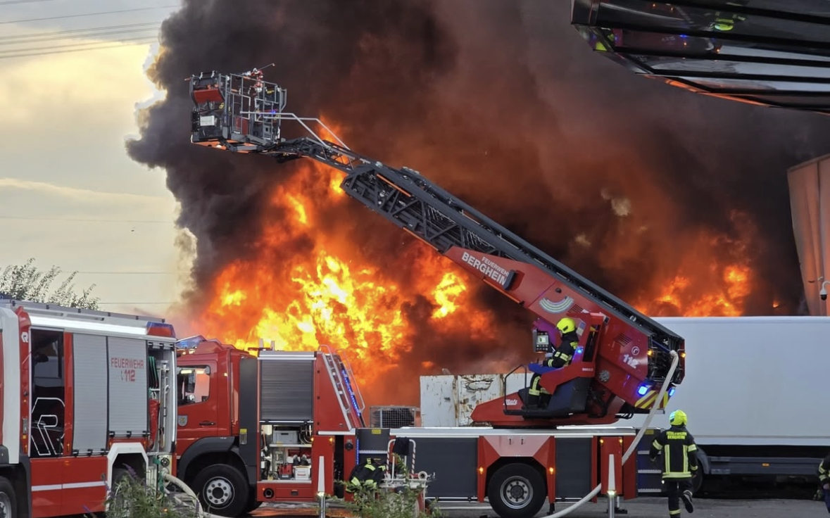 Großbrand in Bergheim ist gelöscht